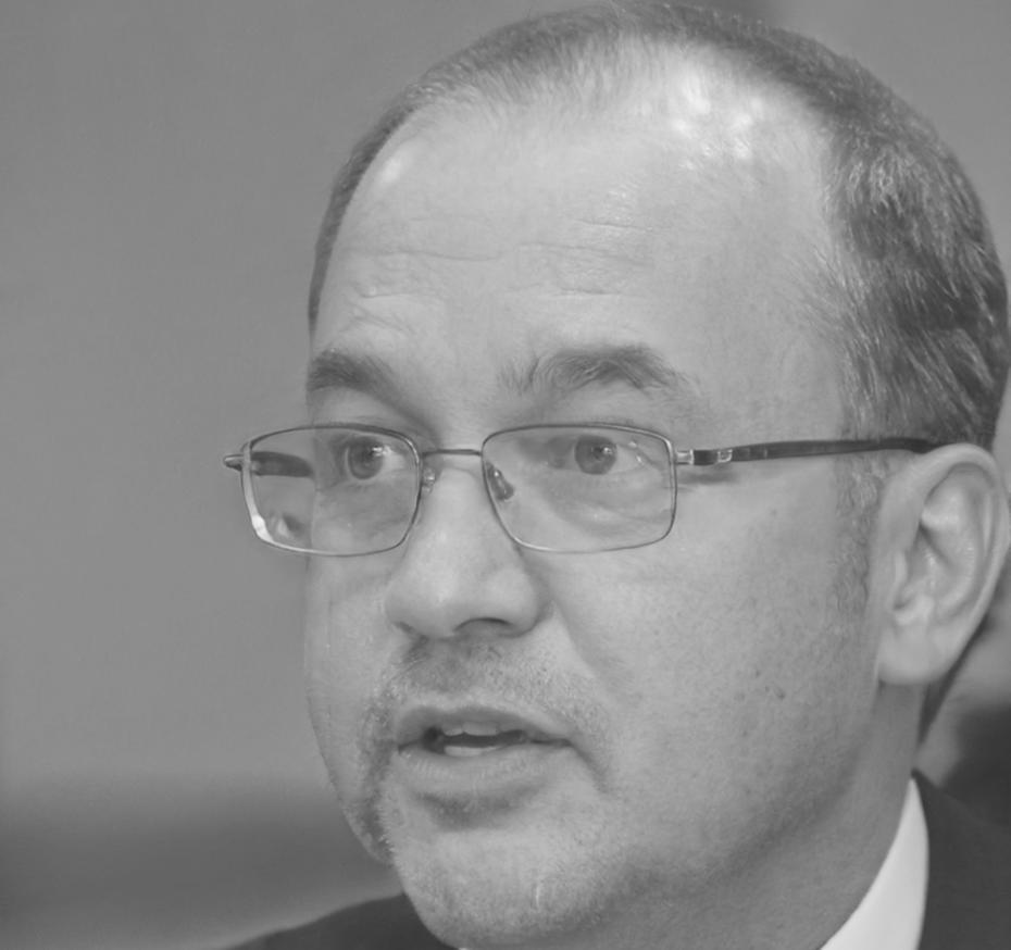 Miguel Torres, Director y Editor